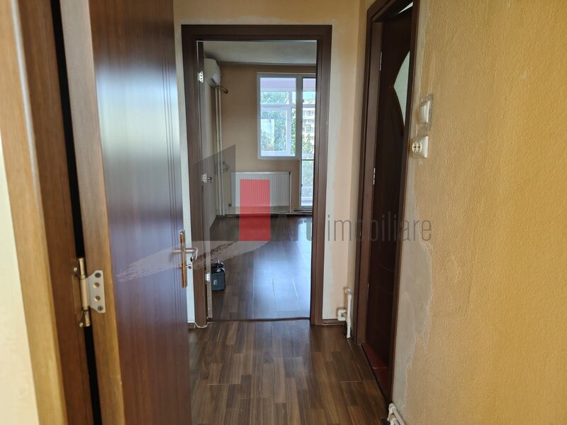 Vanzare apartament 3 camere cu centrala Bd. Obregia - Fantana Florilor