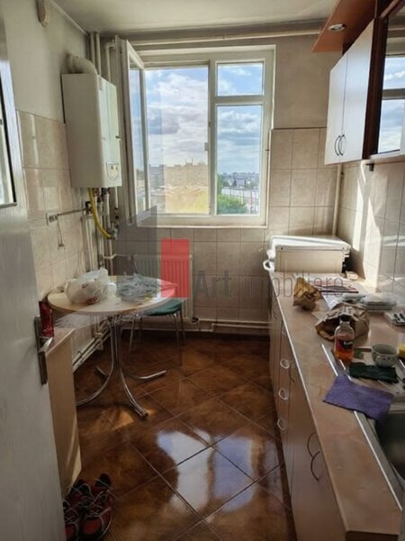 Vanzare apartament 3 camere cu centrala Bd. Obregia - Fantana Florilor