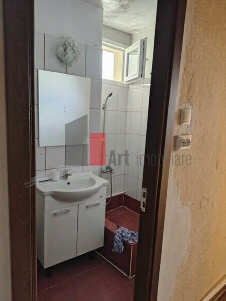 Vanzare apartament 3 camere cu centrala Bd. Obregia - Fantana Florilor
